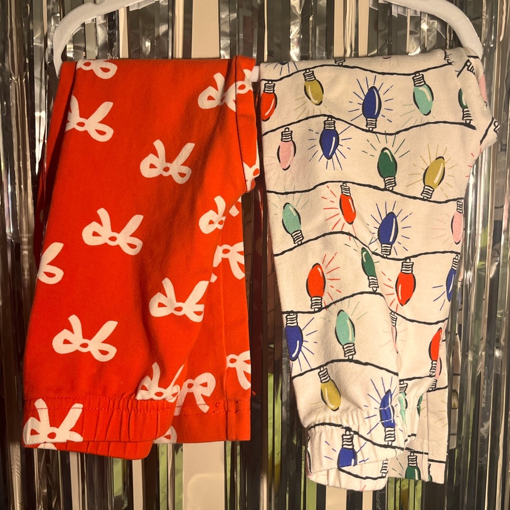 2 PAIRS Hanna Andersson Holiday Print Leggings VGUC